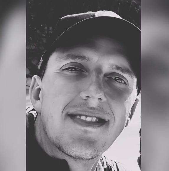 Meet your Posher, Chris - Picture 1 of 1